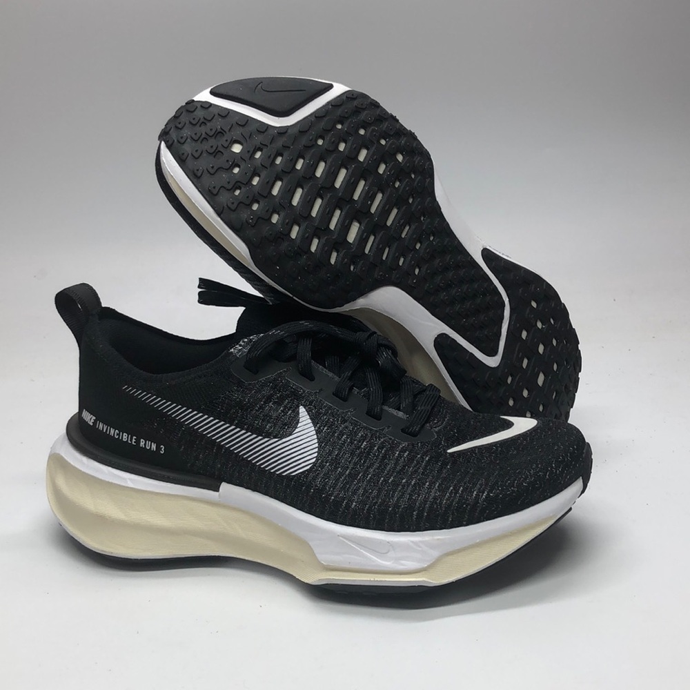 Women’s ZoomX Invincible Run 3 Wide Black/White FN7997-001 NWOB - Picture 1 of 5